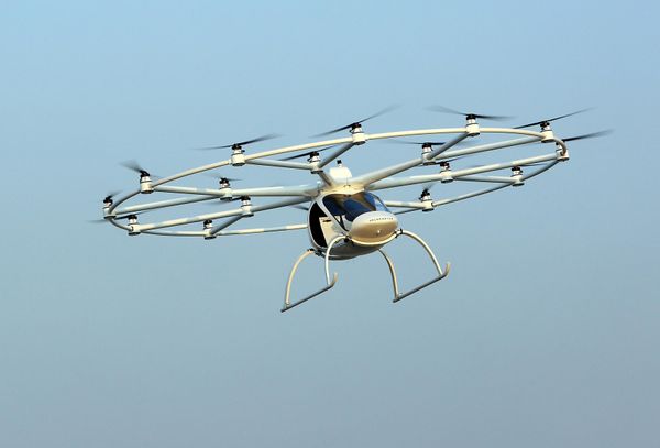 The flying taxi is seen in Dubai, United Arab Emirates September 25, 2017 The flying taxi is seen in Dubai, United Arab Emirates September 25, 2017 - Sputnik International