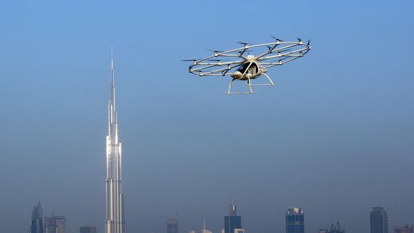 The flying taxi is seen in Dubai, United Arab Emirates September 25, 2017 - Sputnik International