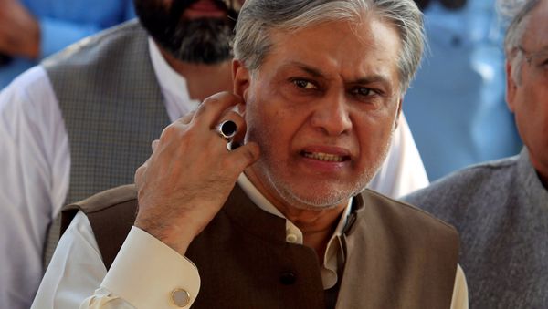 Pakistan's Finance Minister Ishaq Dar is seen after a party meeting in Islamabad, Pakistan September 26, 2017. - Sputnik International