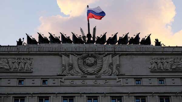The Russian Defense Ministry building on Frunzenskaya embankment in Moscow - Sputnik International