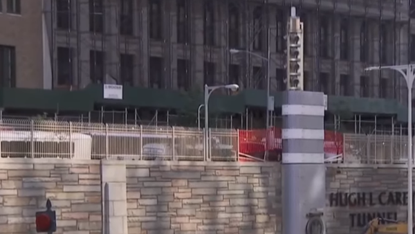 Mysterious metal towers are popping up in New York City - Sputnik International