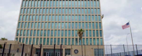 The U.S. flag flaps in the stiff breeze off the Florida Straits at the U.S. Embassy in Havana, Cuba. (File) - Sputnik International