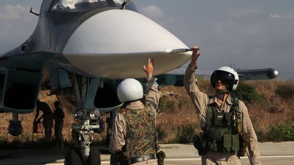 Russian pilots of the Su-34 at the Hmeimim base in Syria. (File) - Sputnik International
