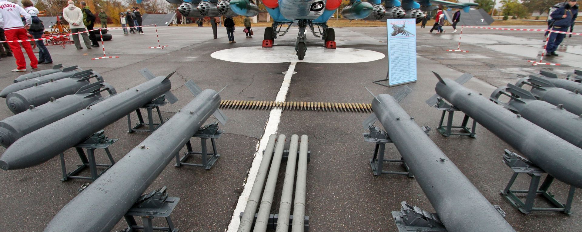 Sukhoi Su-25 displayed on a runway during the 10th anniversary celebrations of the CSTO Russian air base opening in the town of Kant - Sputnik International, 1920, 12.10.2023
