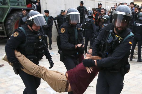 Catalan Referendum: Through Bruises to Independence - Sputnik International