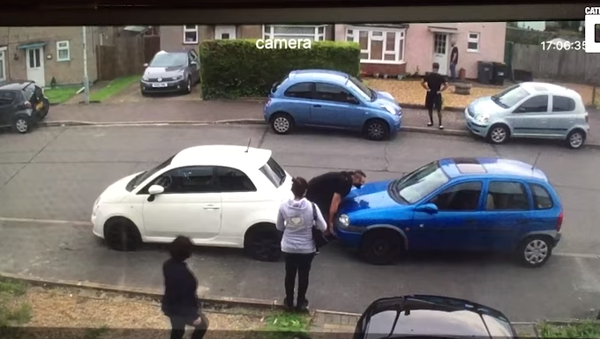 Turkish Tow: Powerlifter Settles Parking Headache - Sputnik International