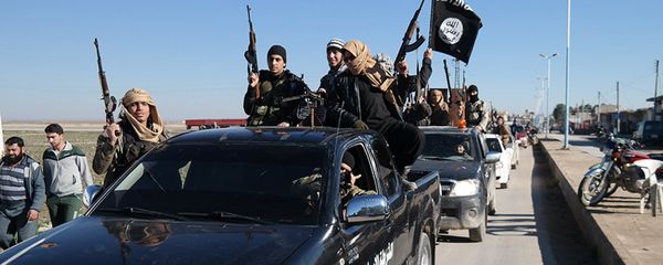 Daesh terrorists pass by a convoy in Tel Abyad, northeast Syria (File) Daesh terrorists pass by a convoy in Tel Abyad, northeast Syria (File) - Sputnik International