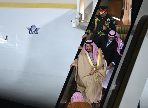 King of Saudi Arabia Salman bin Abdulaziz Al Saud arrives in Moscow King of Saudi Arabia Salman bin Abdulaziz Al Saud arrives in Moscow - Sputnik International
