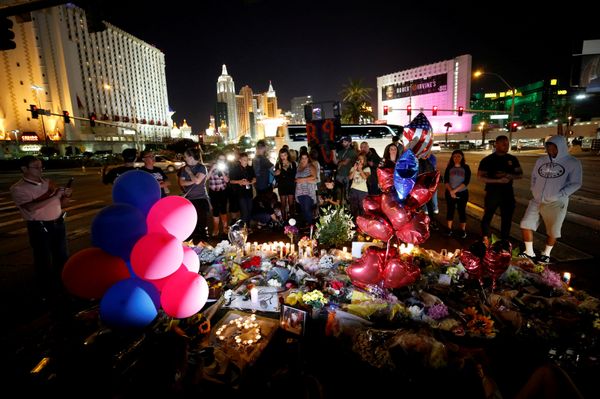 People gather at a makeshift memorial in the middle of Las Vegas Boulevard following the mass shooting in Las Vegas, Nevada, U.S., October 4, 2017 People gather at a makeshift memorial in the middle of Las Vegas Boulevard following the mass shooting in Las Vegas, Nevada, U.S., October 4, 2017 - Sputnik International