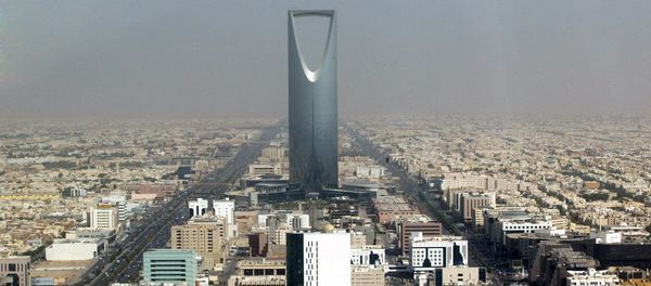 Saudi Arabian capital Riyadh with the 'Kingdom Tower' - Sputnik International