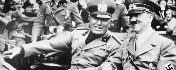 FILE - File photo dated Sept. 28, 1938 showing Italian dictator Benito Mussolini, at left in foreground, and Nazi leader Adolf Hitler, at right, taken just before the four power conference in Munich, Germany - Sputnik International