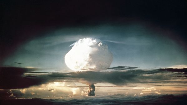The mushroom cloud from Ivy Mike (codename given to the test) rises above the Pacific Ocean over the Enewetak Atoll in the Marshall Islands on November 1, 1952 at 7:15 am (local time) - Sputnik International