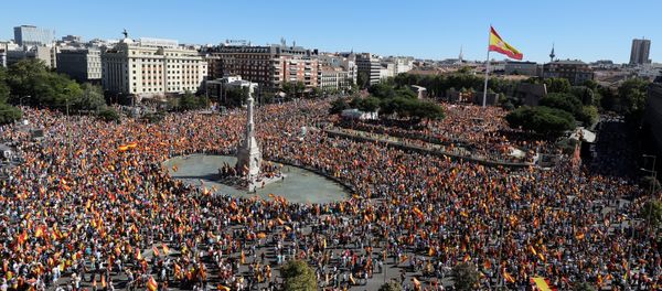 People take part in a pro-union demonstration in Madrid, Spain, October 7, 2017 People take part in a pro-union demonstration in Madrid, Spain, October 7, 2017 - Sputnik International