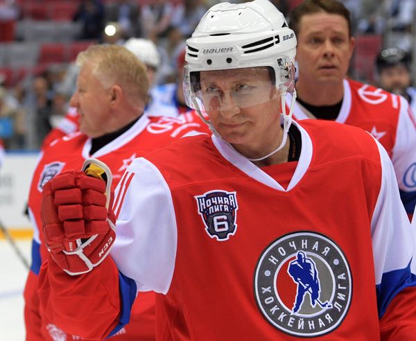 President Vladimir Putin takes part in gala match of Night Hockey League's 6th National Festival President Vladimir Putin takes part in gala match of Night Hockey League's 6th National Festival - Sputnik International