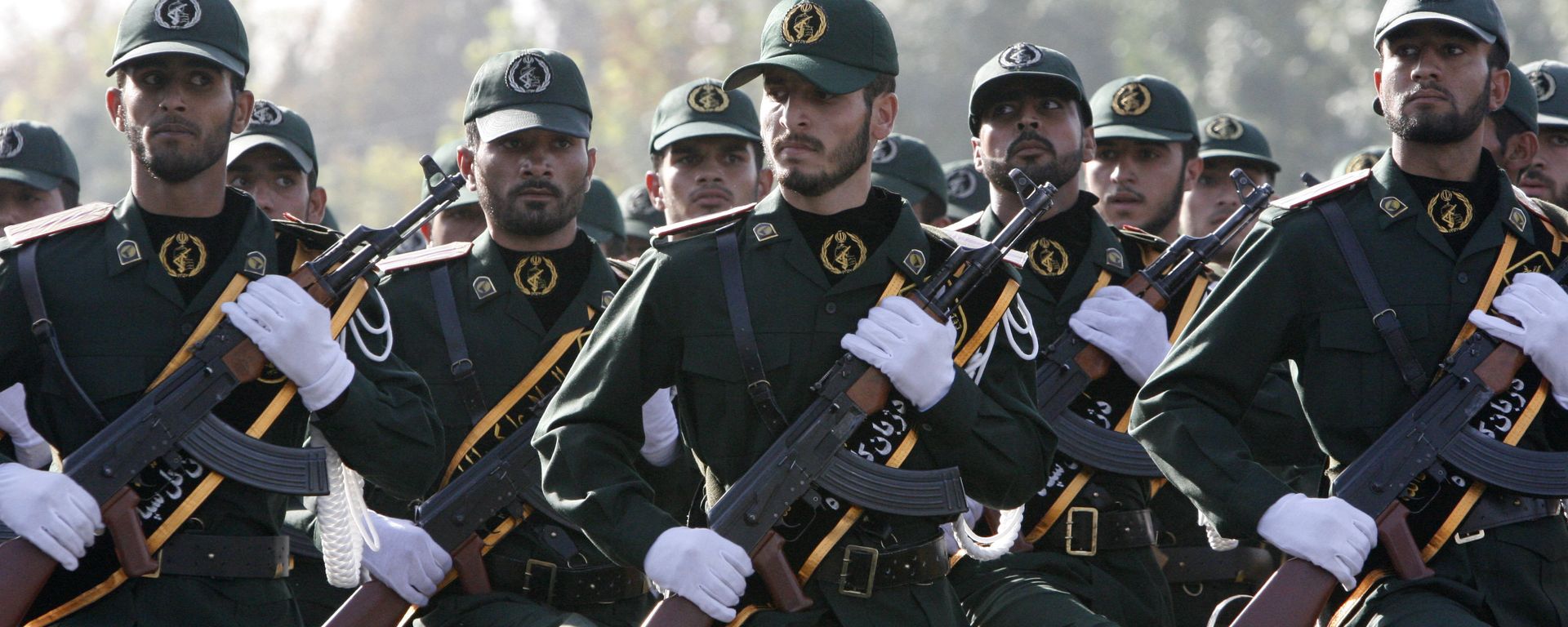 In this picture taken on Sunday, Sept. 21, 2008, Iranian Revolutionary Guards members march during a parade ceremony, marking the 28th anniversary of the onset of the Iran-Iraq war (1980-1988), in front of the mausoleum of the late revolutionary founder Ayatollah Ruhollah Khomeini, just outside Tehran, Iran - Sputnik International, 1920, 21.06.2021