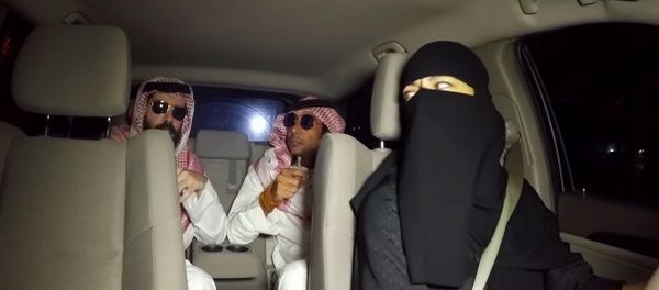Saudi women driving (cover song) - Sputnik International