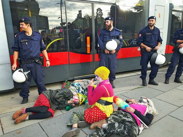 Clowns' protest campaign - Sputnik International