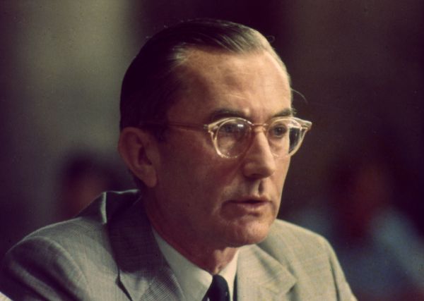William Colby, former director of the Central Intelligence Agency (CIA) , speaking in this 1976 portrait - Sputnik International