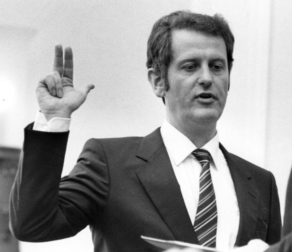 Politician Uwe Barschel, Christian democrats (CDU), gives his oath during the swearing in ceremony after beeing elected as new State Governor of Schleswig-Holstein northern West Germany, in Kiel, October 14, 1982 - Sputnik International