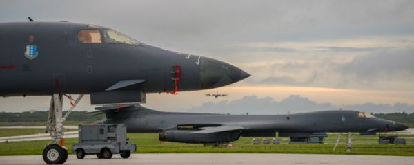 B-1Bs prepare to take off B-1Bs prepare to take off - Sputnik International