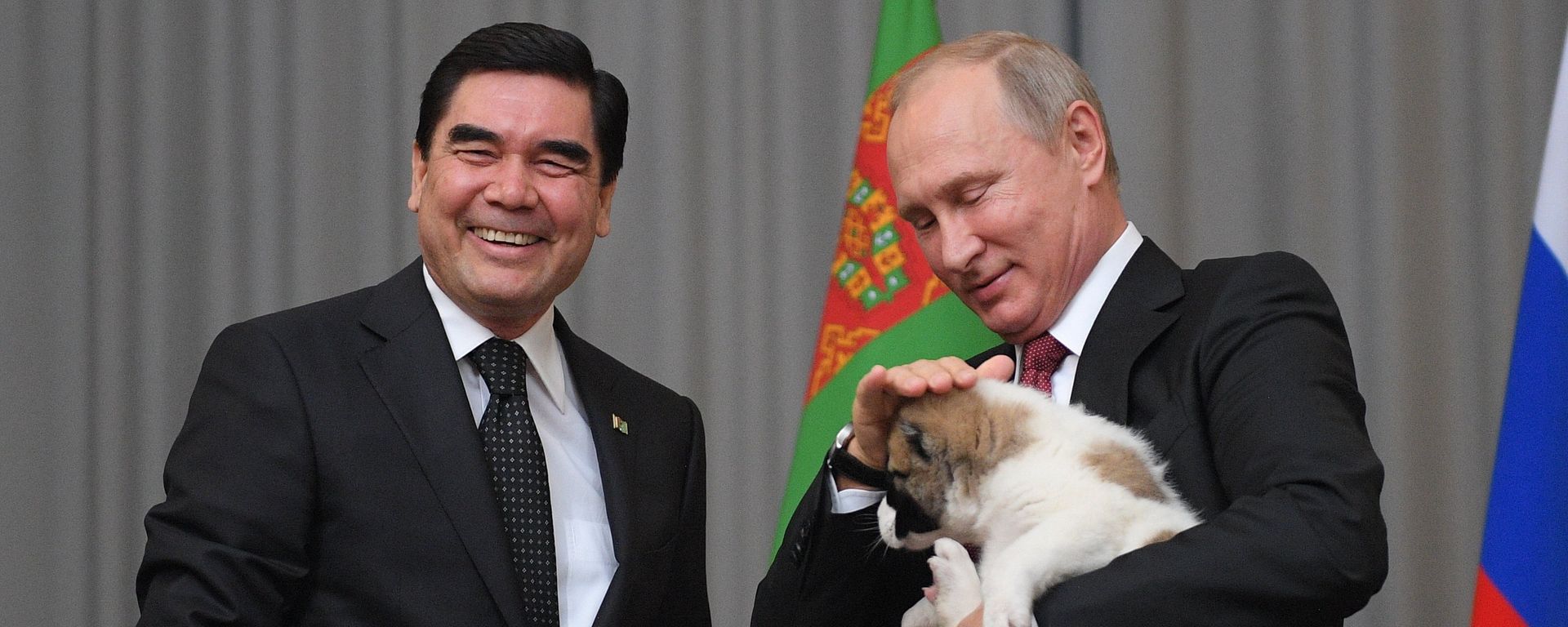 President Vladimir Putin, right, meets with President and Prime Minister of Turkmenistan Gurbanguly Berdimuhamedow President Vladimir Putin, right, meets with President and Prime Minister of Turkmenistan Gurbanguly Berdimuhamedow - Sputnik International, 1920, 12.12.2025