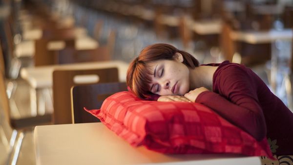 Sleeping woman - Sputnik International