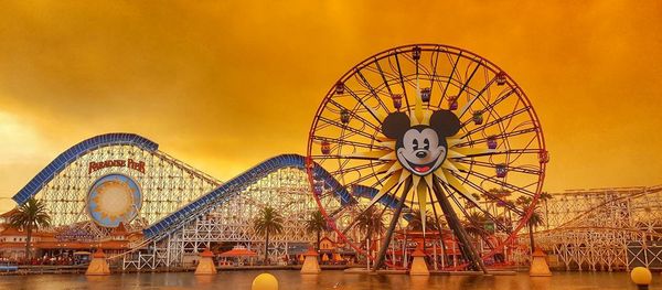 Disneyland is seen as wildfires rage across northern California, in Anaheim - Sputnik International