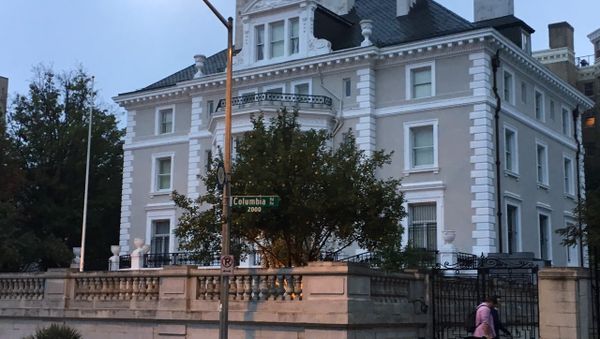 Russian flags were removed from the building of the Russian Trade Representation in Washington, DC - Sputnik International