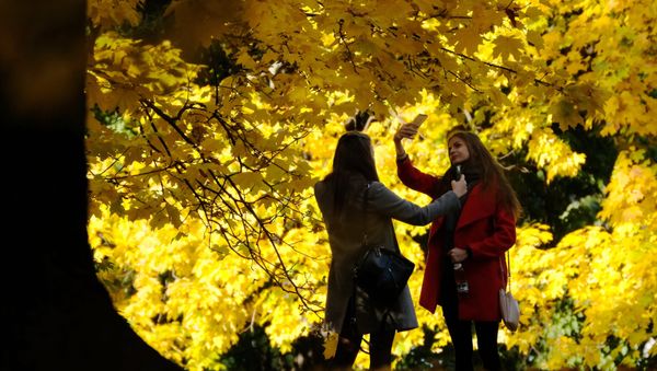 Vibrant Colors of Fall Spattered Across the Globe - Sputnik International