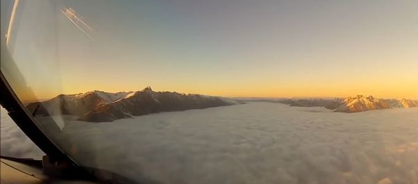 This is what the pilot sees and the passengers do not see During landing at Queenstown New Zealand A This is what the pilot sees and the passengers do not see During landing at Queenstown New Zealand A - Sputnik International