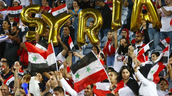 Fans of Syria's soccer team cheer - Sputnik International