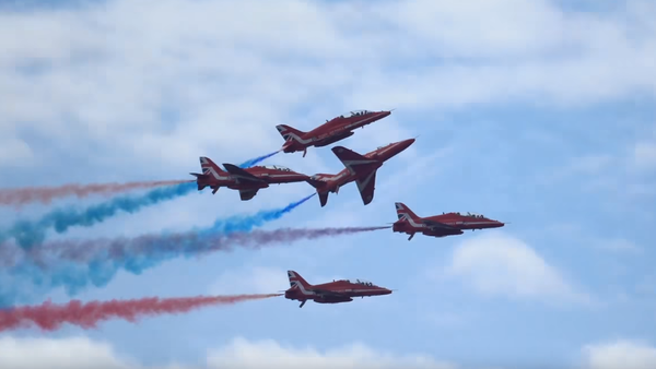 Red Arrows Aerobatics Wow at Wales Airshow - Sputnik International