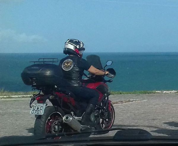 Gean Neide Andrade with her bike, of which she traveled through 28 countries, crossing all the Americas, various parts of Europe and Russia - Sputnik International