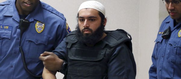 Ahmad Khan Rahimi, the man accused of setting off bombs in New Jersey and New York in September is led into court in Elizabeth, N.J - Sputnik International