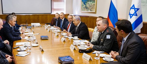 Israeli Prime Minister Benjamin Netanyahu met with the Russian Defense Minister Sergei Shoigu Israeli Prime Minister Benjamin Netanyahu met with the Russian Defense Minister Sergei Shoigu - Sputnik International
