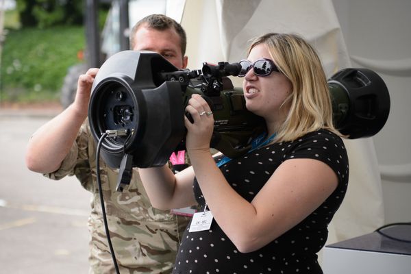 Girl Power! Armed Ladies Steal the Show at World’s Defense Exhibitions Girl Power! Armed Ladies Steal the Show at World’s Defense Exhibitions - Sputnik International