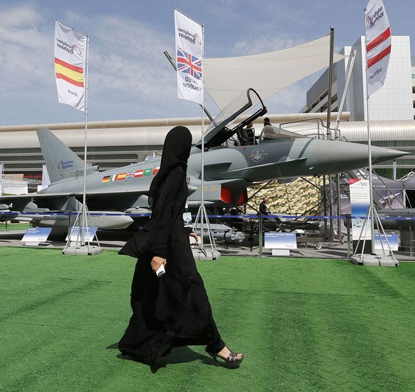 Girl Power! Armed Ladies Steal the Show at World’s Defense Exhibitions Girl Power! Armed Ladies Steal the Show at World’s Defense Exhibitions - Sputnik International