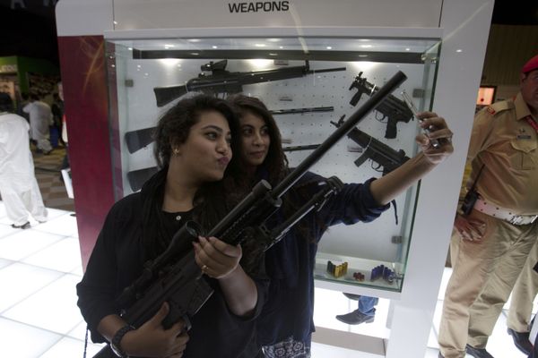 Girl Power! Armed Ladies Steal the Show at World’s Defense Exhibitions Girl Power! Armed Ladies Steal the Show at World’s Defense Exhibitions - Sputnik International