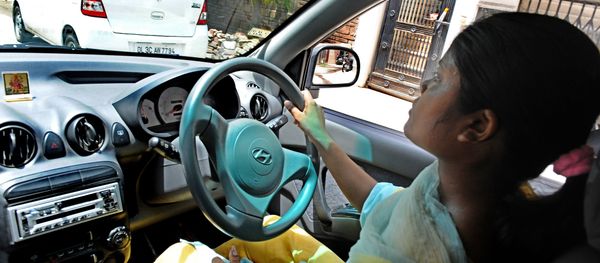 Female driver in India - Sputnik International