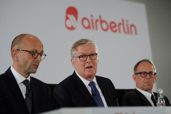 Air Berlin Chief Executive Thomas Winkelmann (center) Air Berlin Chief Executive Thomas Winkelmann (center) - Sputnik International