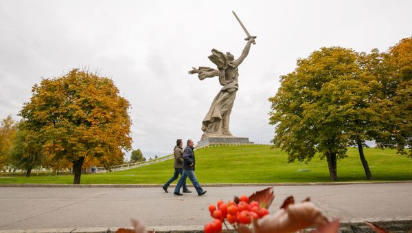 The Motherland Calls statue in Mamayev Kurgan in Volgograd - Sputnik International
