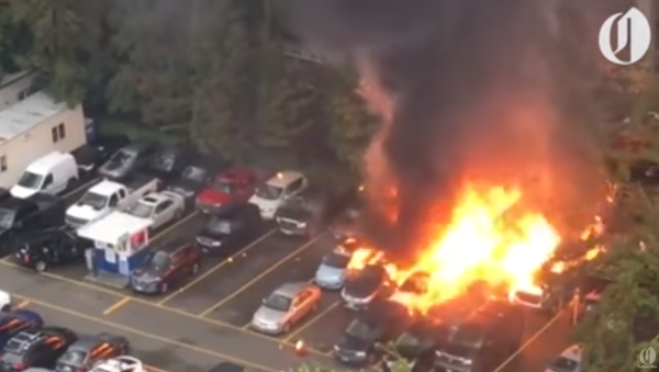 Piping Hot! Oregon Food Truck Fire Swallows 10 Cars - Sputnik International