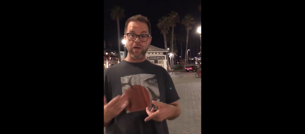 Anthony Miskulin harasses lesbian couple walking on California's Huntington Beach Pier Anthony Miskulin harasses lesbian couple walking on California's Huntington Beach Pier - Sputnik International