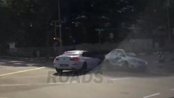Mysterious moment car appears from nowhere to cause crash ' ghost car'' - Sputnik International