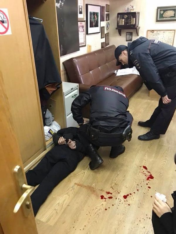Anchor attacked with knife at Echo of Moscow radio station Anchor attacked with knife at Echo of Moscow radio station - Sputnik International
