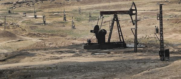 This July 30, 2017 photo, shows an oil field controlled by the Kurdish-led Syrian Democratic Forces (SDF), in Rmeilan, Hassakeh province, northeast Syria. This July 30, 2017 photo, shows an oil field controlled by the Kurdish-led Syrian Democratic Forces (SDF), in Rmeilan, Hassakeh province, northeast Syria. - Sputnik International