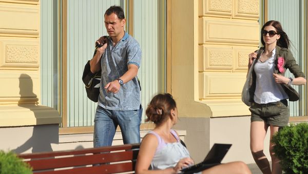 Russian national football team player Sergei Ignashevich outside the hotel Baltschug Kempinski, where the players stay as the national team comes together. (File) - Sputnik International