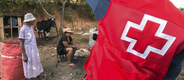 Red Cross volunteers speak to educating villagers about the plague outbreak, 30 miles west of Antananarivo, Madagascar, Monday, Oct. 16, 2017 Red Cross volunteers speak to educating villagers about the plague outbreak, 30 miles west of Antananarivo, Madagascar, Monday, Oct. 16, 2017 - Sputnik International