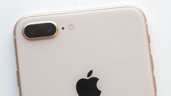 The camera, upper left, of an iPhone 8 Plus is displayed in New York The camera, upper left, of an iPhone 8 Plus is displayed in New York - Sputnik International