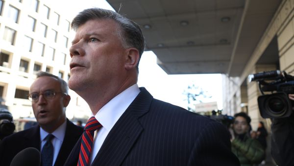 Kevin Downing, attorney for former Trump campaign manager Paul Manafort (Not Pictured), exits U.S. District Court to face reporters after Manafort surrendered to federal authorities in the first charges stemming from a special counsel investigation of possible Russian meddling in the 2016 presidential election in Washington, U.S., October 30, 2017. - Sputnik International